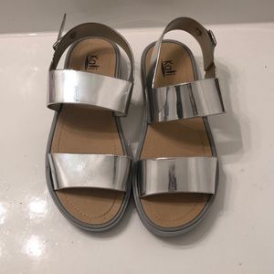 Silver mini platforms